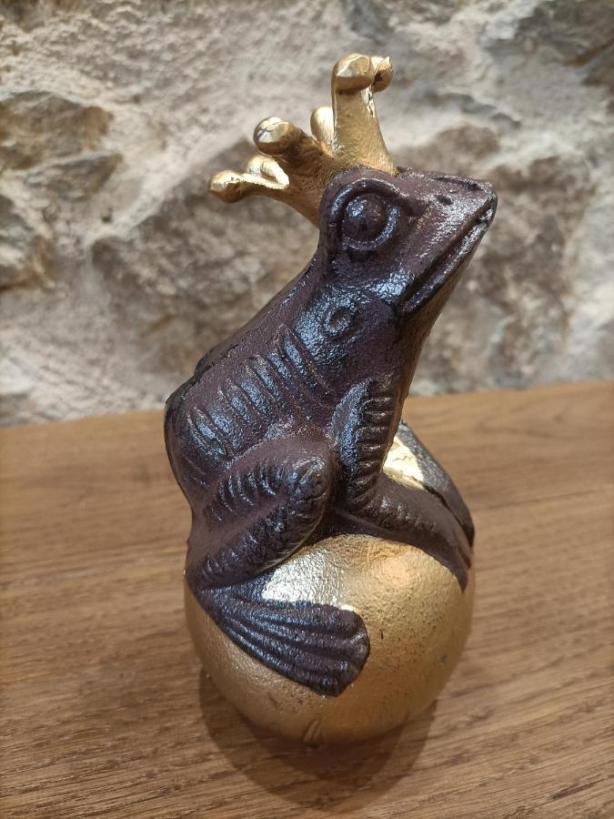 La Grenouille Amoureuse Menat Exteriör bild