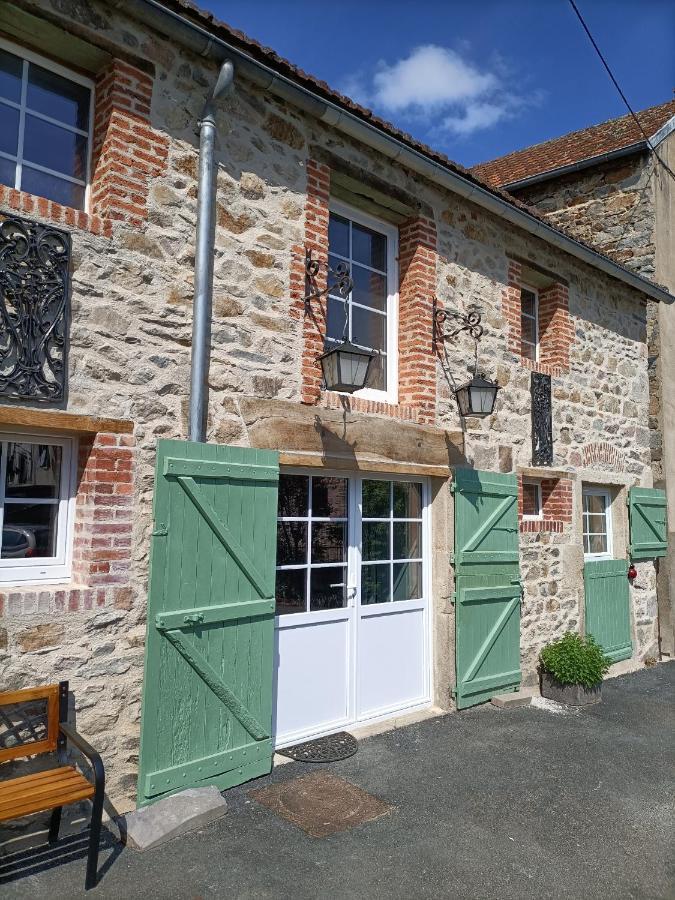 La Grenouille Amoureuse Menat Exteriör bild